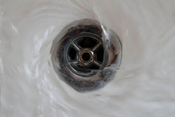 Bad smells coming from drains: What they usually mean