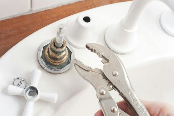 Should you repair or replace old plumbing pipes?